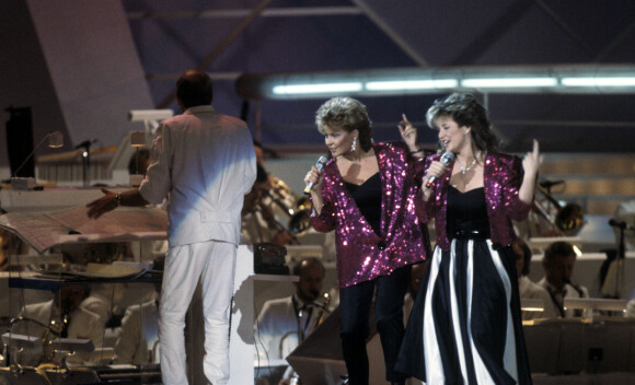 TIL TOPPS: Elisabeth og Hanne Krogh, eller Bobbysocks som de kalte seg, gikk til topps i Eurovision i 1985. Foto: NTB Scanpix TIL TOPPS: Elisabeth og Hanne Krogh, eller Bobbysocks som de kalte seg, gikk til topps i Eurovision i 1985. Foto: NTB Scanpix